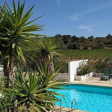 Les D'hotes Du Relais D'aguilar Inn