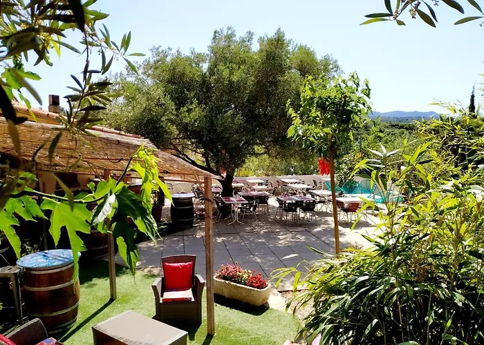 Les D'hotes Du Relais D'aguilar Inn *